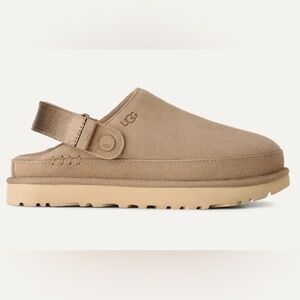 UGG Goldenstar Clog in Sand